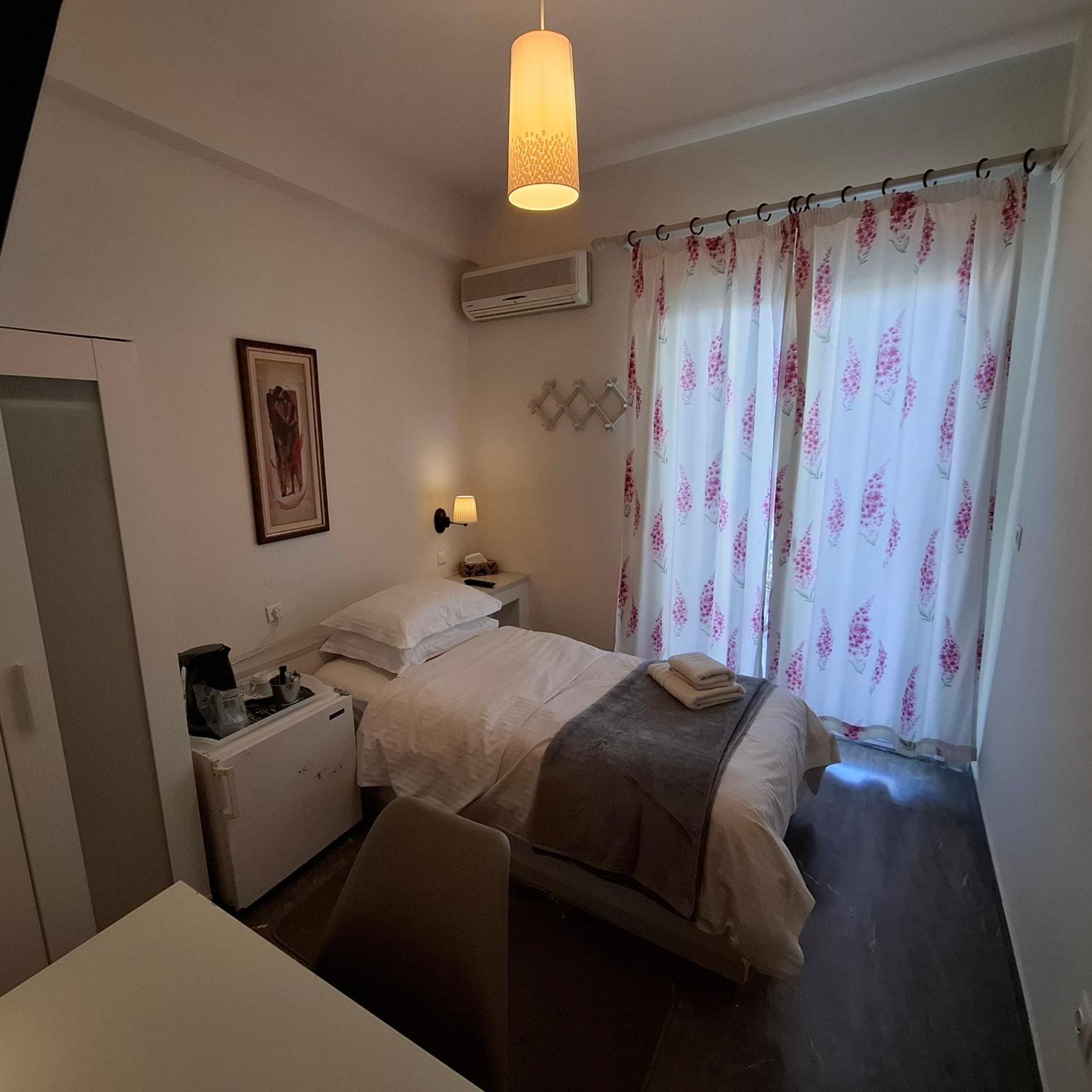 ארמיוני Zoe Pension מראה חיצוני תמונה