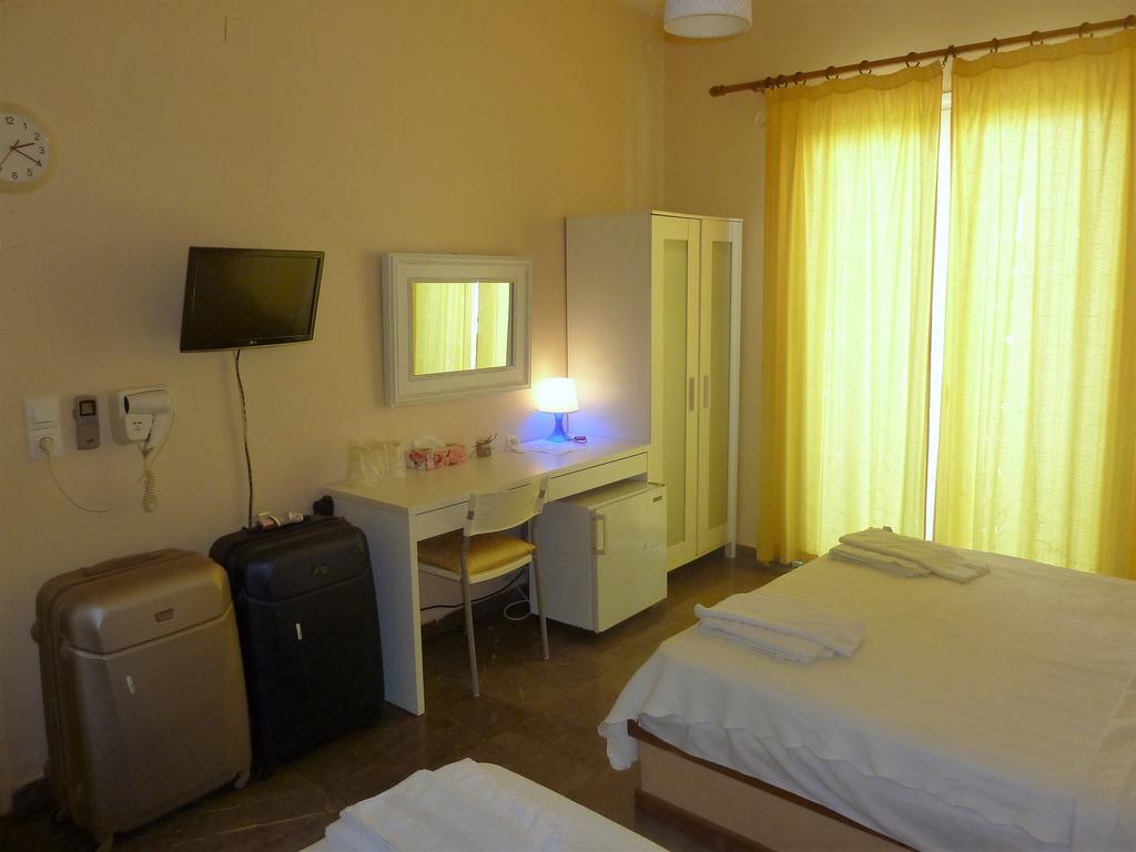ארמיוני Zoe Pension מראה חיצוני תמונה